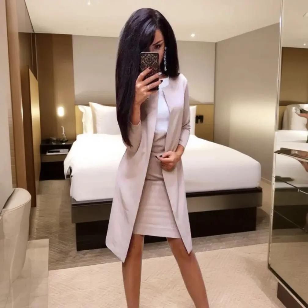 Tenue professionnelle femme - Robe + Veste Longue - L'Élégance du Pouvoir 💼 4 Costume de femme d'affaire pour jeux de rôle en couple