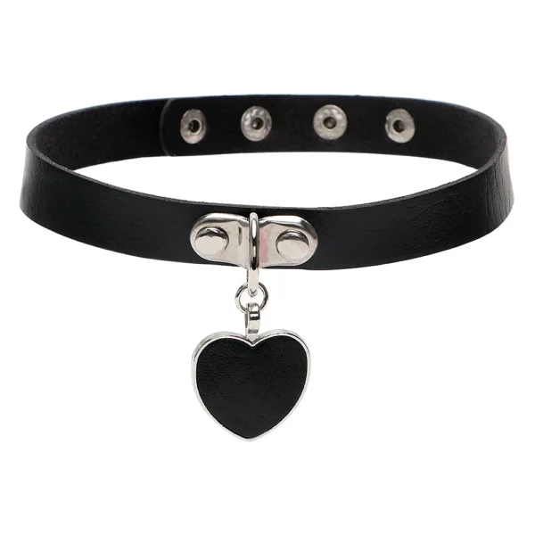 collier ras du cou faux cuir avec pendentif cœur